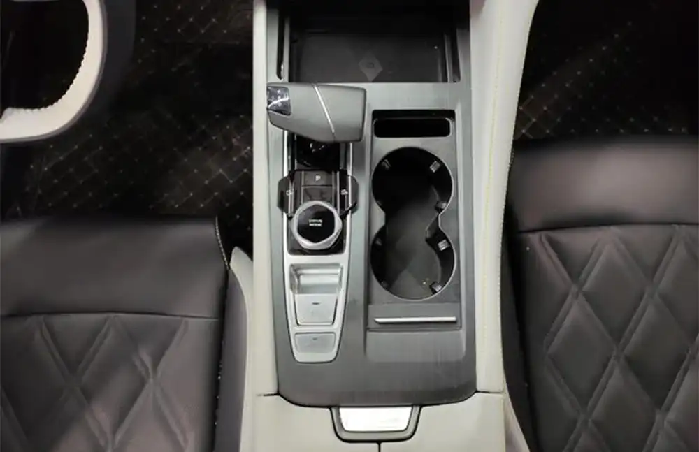 Changan CS75 PLUS usado, modelo 2023, tercera generación, 1.5T automático, versión premium.