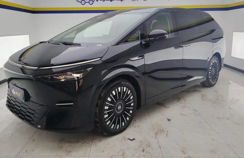 XPeng X9 de 2025 de segunda mano, totalmente eléctrico, con autonomía ultralarga de 740 km (máx.)