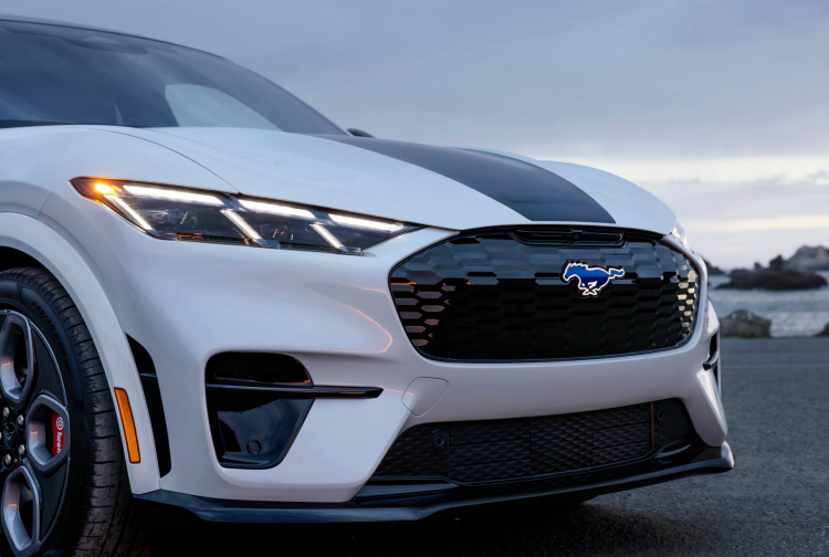 Reseña del Ford Mustang Mach-E GT 2026: 480 CV, 0–60 mph en 3,1 s, California Special – Especificaciones, Autonomía, Precio y Guía de Exportación
