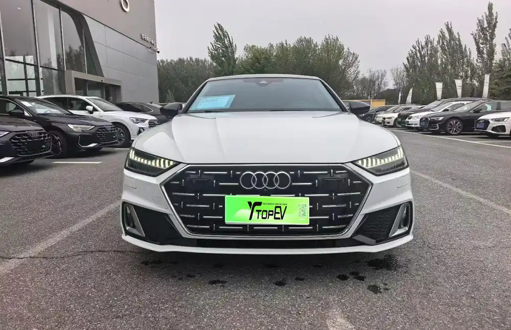 Audi A7L 45 TFSI S-line “Dreaming of Youth” Edition, año 2022, usado