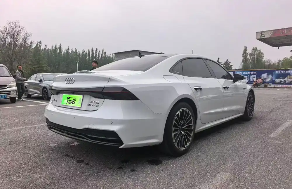 Audi A7L 45 TFSI S-line “Dreaming of Youth” Edition, año 2022, usado
