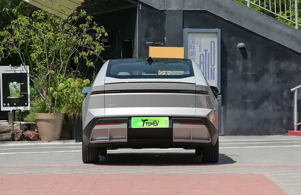 Hyundai IONIQ V 2026