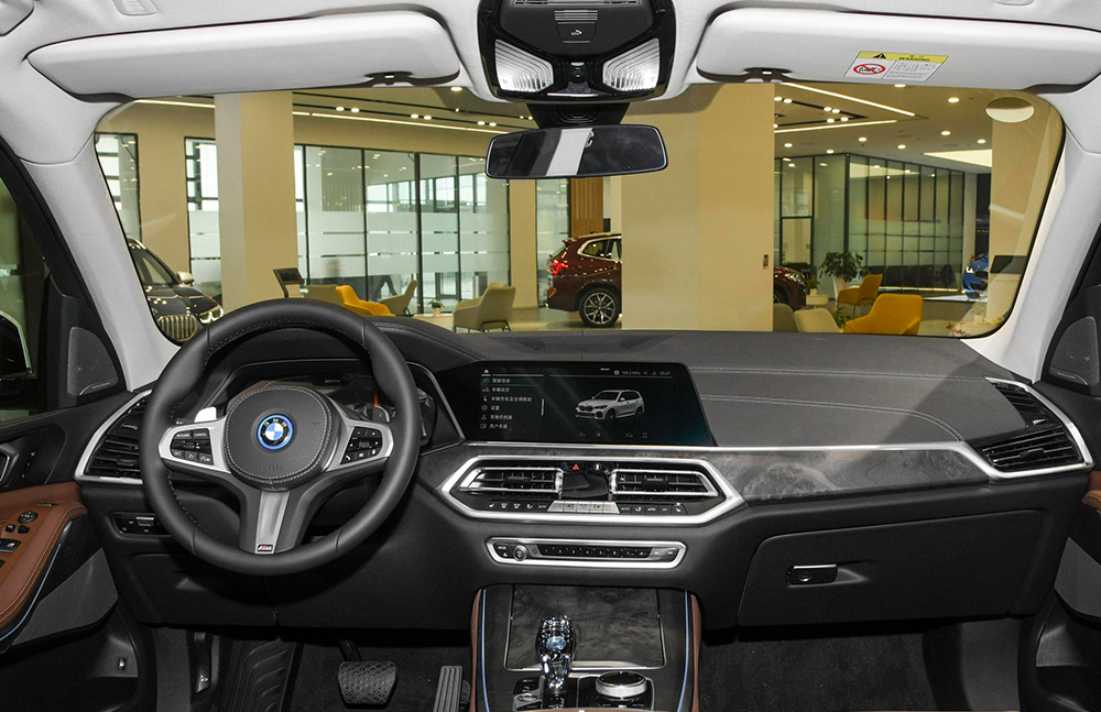 BMW X5 PHEV.