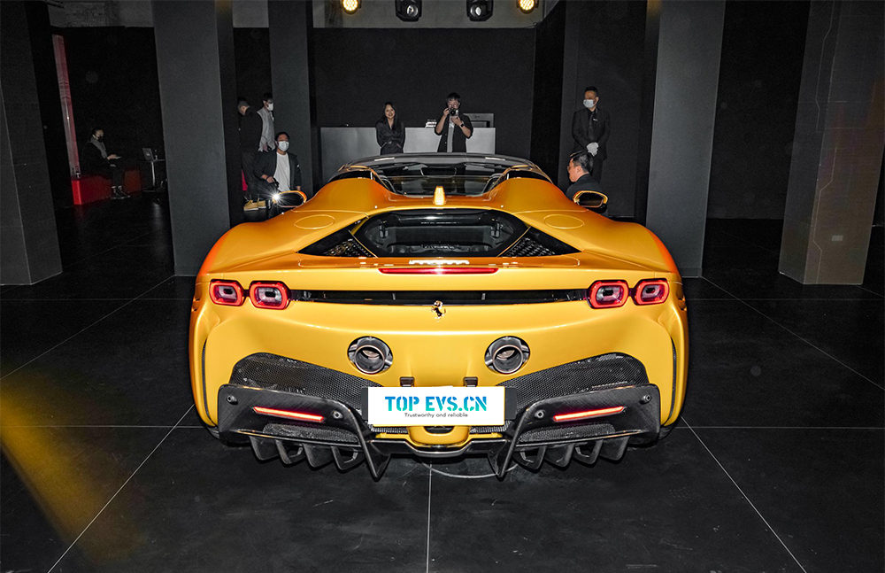 Ferrari SF90